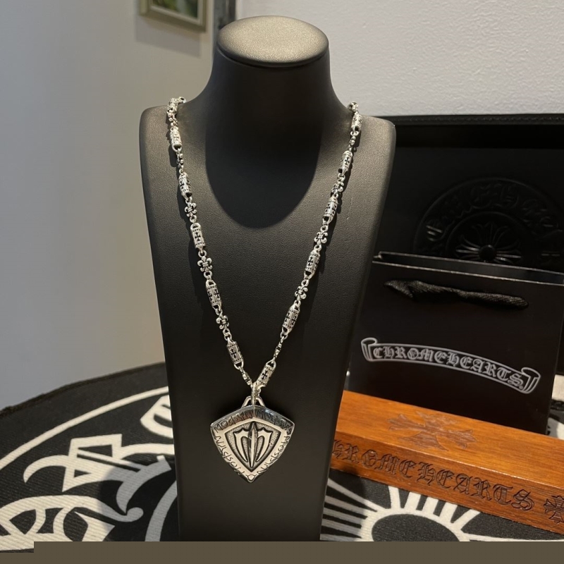 Ch**me He**ts necklaces